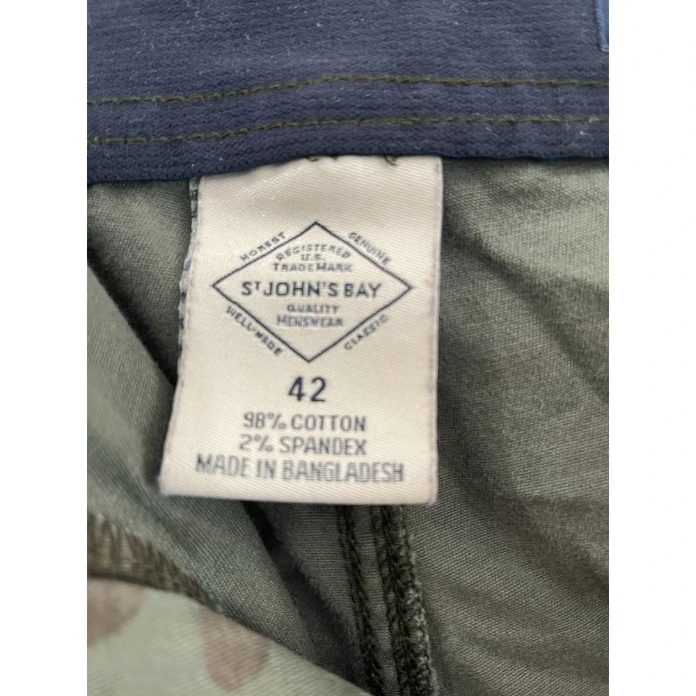 Men's Camoflauge Green Cargo Shorts Size 42 Army Gorpcore Hiking Utility Camping